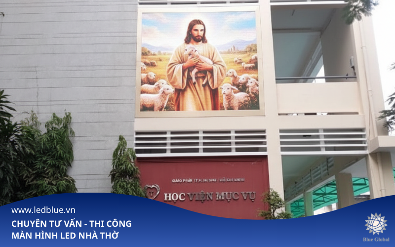 Màn hình LED bên ngoài nhà thờ