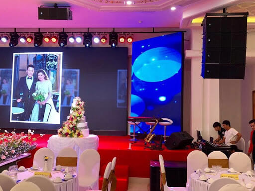 thi công màn hình led nhà hàng tiệc cưới