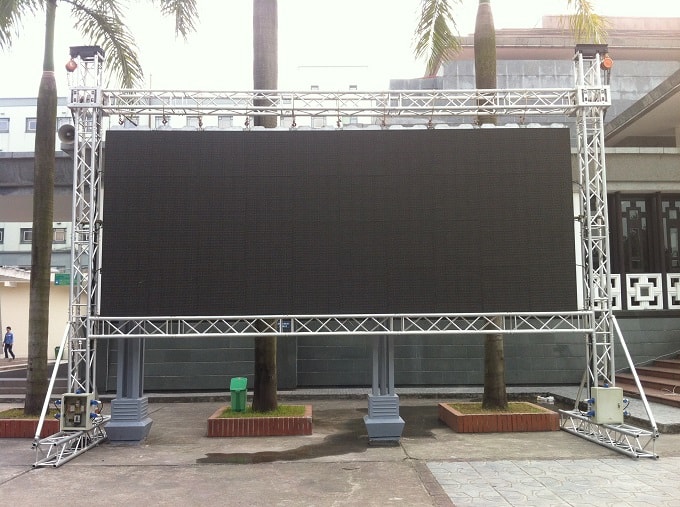 thi công lắp đặt màn hình led ngoài trời