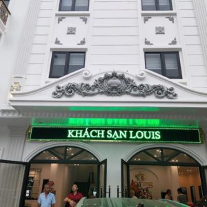 Bảng LED chạy chữ cho nhà hàng khách sạn